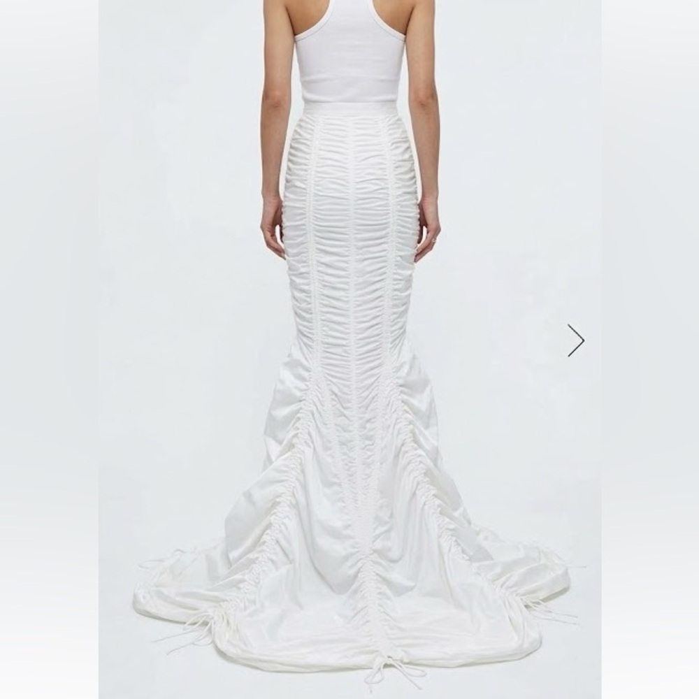 NWT Norma Kamali Parachute Gathered White Fishtail Maxi Train Skirt size large - Picture 3 of 16